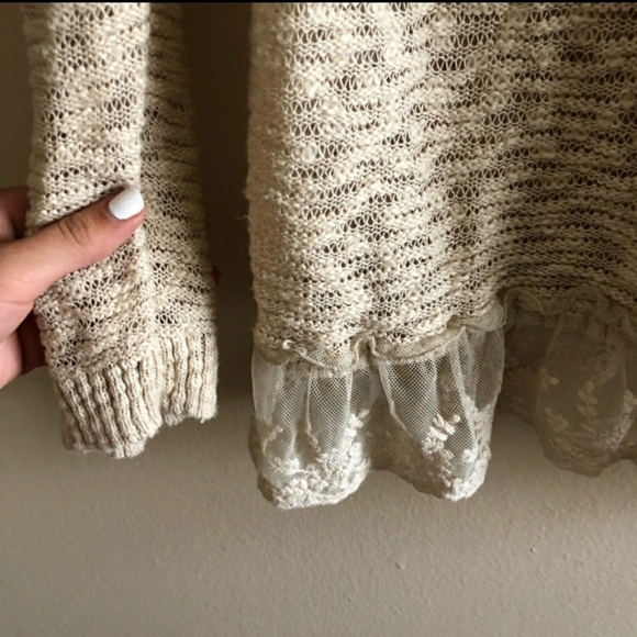 👚 Crystal-Kobe Cream Lace Trim Pullover Sweater - Picture 5 of 7